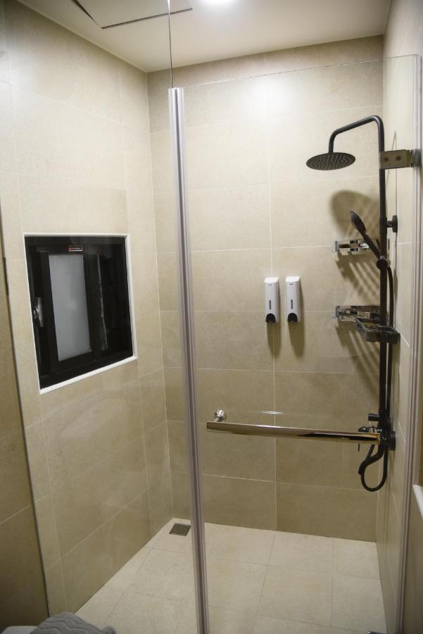 Zhunan Orange Homestay Exterior foto